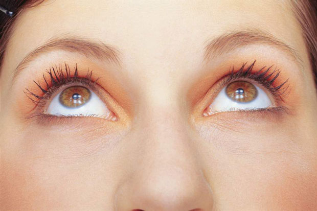 Лікарі-офтальмологи рекомендують своїм пацієнтам виконувати гімнастику для очей не рідше трьох разів протягом дня, а якщо Ваша робота пов'язана з комп'ютером, то, як мінімум, кожну годину
