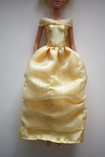Весільна сукня для ляльки можна зшити точно також