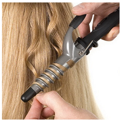 Всі інструменти для волосся, включаючи щипці для завивки, діляться на побутові і професійні