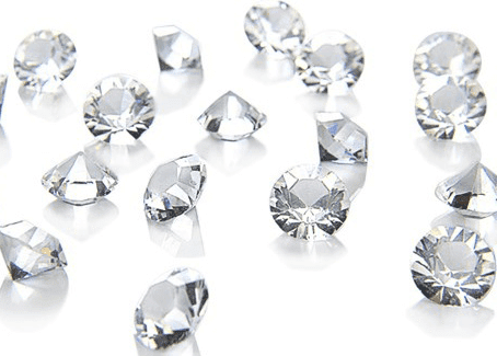 Кристали Swarovski нехай і не відносяться до справжніх коштовних каменів, таким як діаманти, але ефект вони виробляють не менший, якщо не сказати, що точно такий же